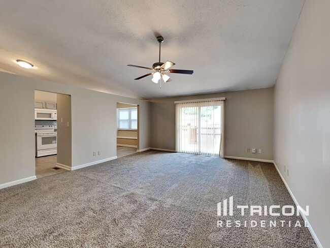 7436 Glensford Dr in Avon, IN - Building Photo - Building Photo