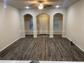 4205 SW Lenox Ave in Bentonville, AR - Building Photo - Building Photo