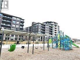 25 Water Walk Dr in Markham, ON - Building Photo