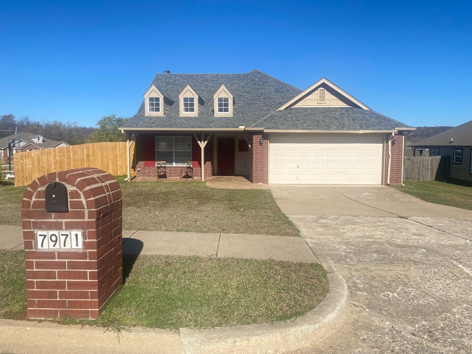 7971 Challenger St in Sapulpa, OK - Building Photo