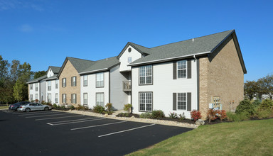 Lake's Edge in Pickerington, OH - Building Photo - Building Photo