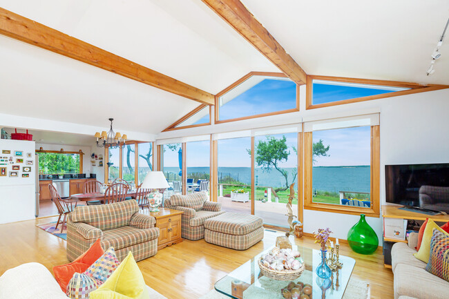 property at 237 Kings Point Rd
