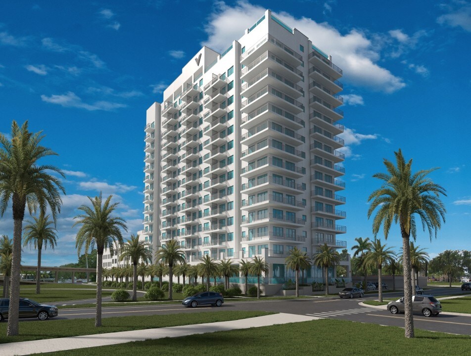 Vantage in Ft. Myers, FL - Building Photo