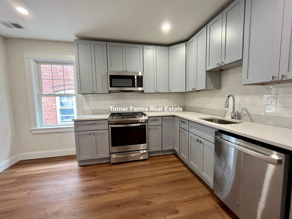 72 Belden St, Unit 2 in Boston, MA - Building Photo