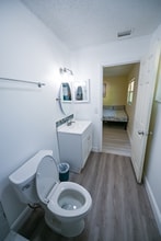 2370 Leon Ave in Sarasota, FL - Building Photo - Building Photo