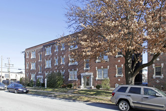 Oakview Place in St. Louis, MO - Building Photo - Building Photo