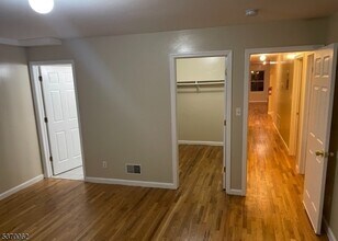 245-247 Hawthorne Avenue Unit in Newark, NJ - Building Photo - Building Photo