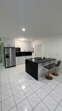 110 NW 198th St in Miami, FL - Building Photo - Building Photo