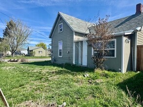 312 E Electric St in Union, OR - Building Photo - Building Photo