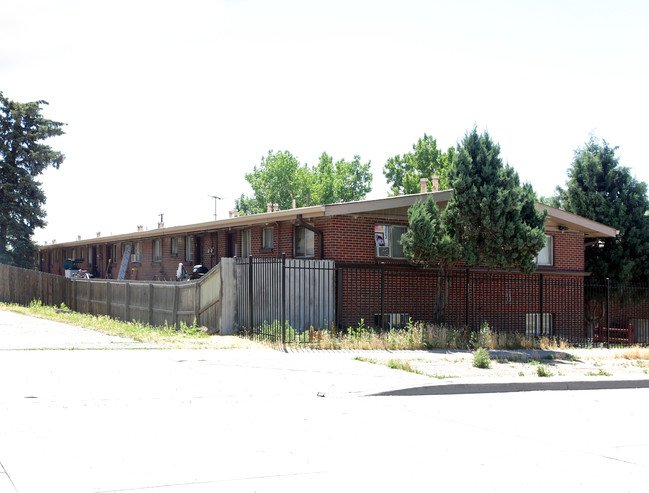 Elm Creek Apartments in Denver, CO - Foto de edificio - Building Photo