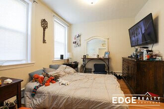 24 Wallingford Rd in Boston, MA - Foto de edificio - Building Photo