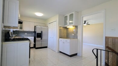 2165 N Westmoreland Dr in Palatine, IL - Building Photo - Building Photo