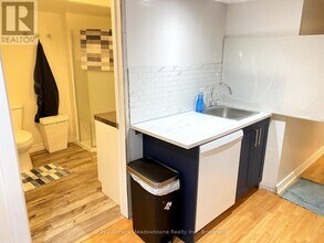 45 DILLS Crescent in Milton, ON - Building Photo - Building Photo