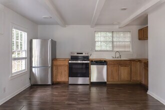 1118 Louise Dr in Tallahassee, FL - Building Photo - Building Photo