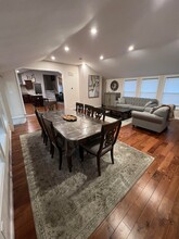 35 Glen Cir, Unit 1 in Waltham, MA - Building Photo - Building Photo