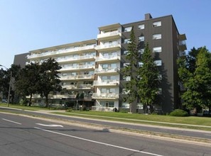 Bonaview Towers in Toronto, ON - Building Photo - Building Photo