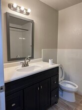 11430 Ptarmigan Dr, Unit B in Austin, TX - Foto de edificio - Building Photo