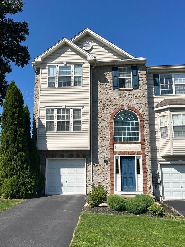 property at 16865 Roosevelt Ln
