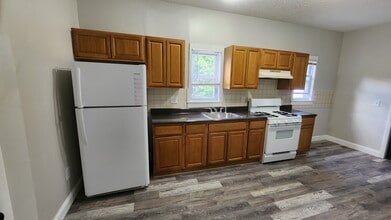 235 Starr St, Unit 2 in New Haven, CT - Building Photo - Building Photo