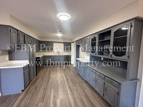 801 S Wood St in Ferris, TX - Building Photo - Building Photo