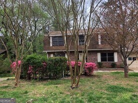 977 Bramwell Ln in Stone Mountain, GA - Building Photo