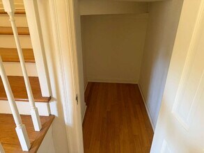 327 E Rosewood Ave in San Antonio, TX - Building Photo - Building Photo