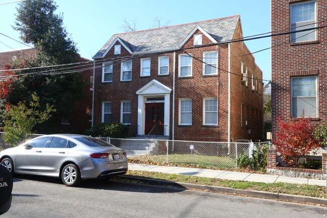 1621 21st Pl SE in Washington, DC - Building Photo - Building Photo