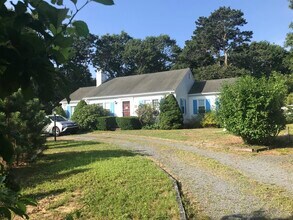 26 Cranwood Rd in Harwich, MA - Foto de edificio - Building Photo
