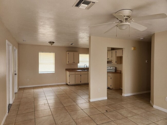 14055 Caribbean Blvd in Ft. Myers, FL - Building Photo - Building Photo