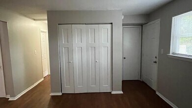 210 Hendricks Blvd in Chattanooga, TN - Building Photo - Building Photo