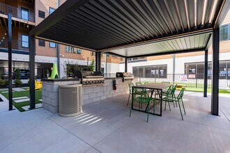 The Yard Apartments in Louisville, KY - Foto de edificio - Building Photo
