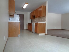 1704 Lincoln Ave in Montevideo, MN - Building Photo - Building Photo