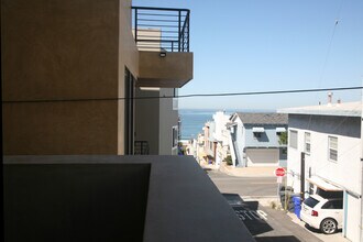 310 16th Pl in Manhattan Beach, CA - Building Photo - Building Photo