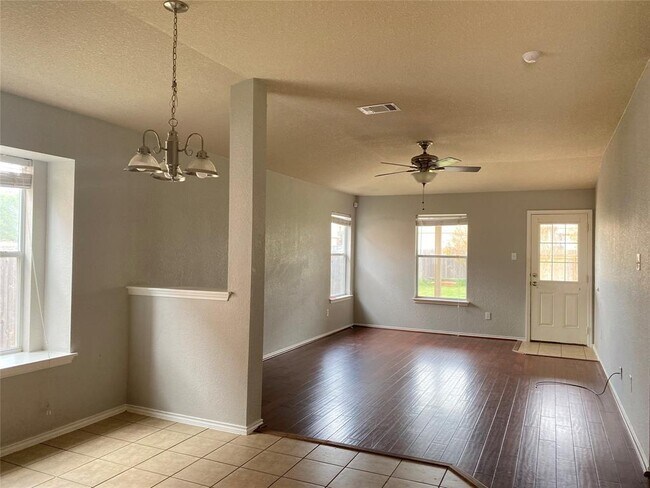 321 Altamont St in Hutto, TX - Building Photo - Building Photo