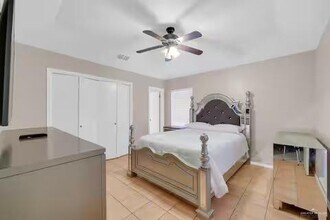 8 Avocet Ave in McAllen, TX - Building Photo - Building Photo