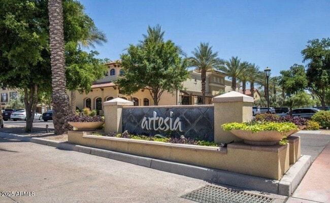 property at 7291 N Scottsdale Rd