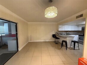 27 Laredo Pl in Davie, FL - Building Photo - Building Photo