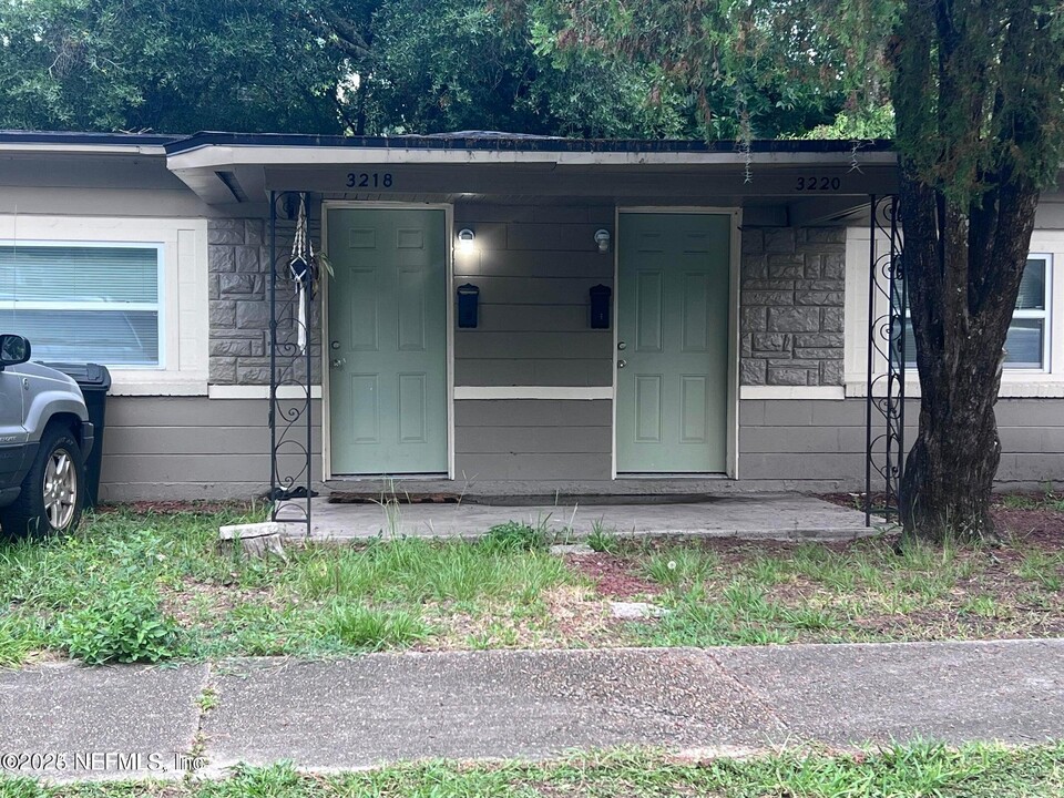 3218 Myra St in Jacksonville, FL - Building Photo