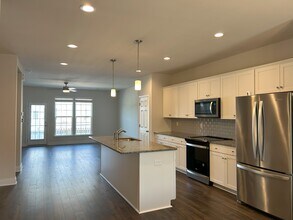 6813 Dunton Rd in Chesterfield, VA - Foto de edificio - Building Photo
