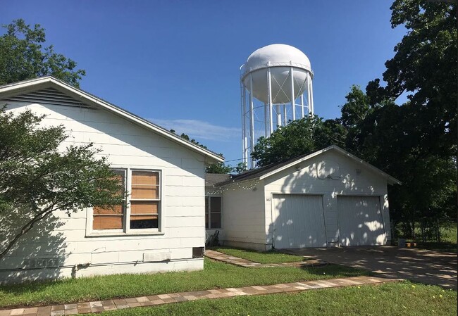 100 North Ave E in Bryan, TX - Foto de edificio - Building Photo