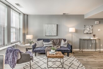 The Delmonte in St. Louis, MO - Building Photo - Interior Photo