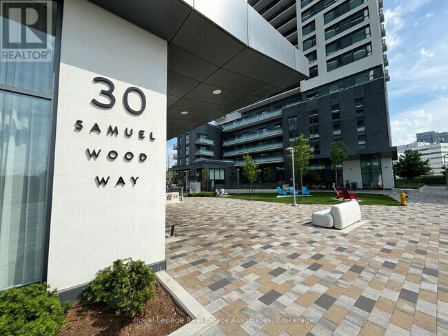 30 Samuel Wood Wy in Toronto, ON - Building Photo - Building Photo