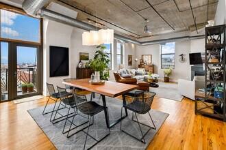 758 N Larrabee St in Chicago, IL - Building Photo - Building Photo