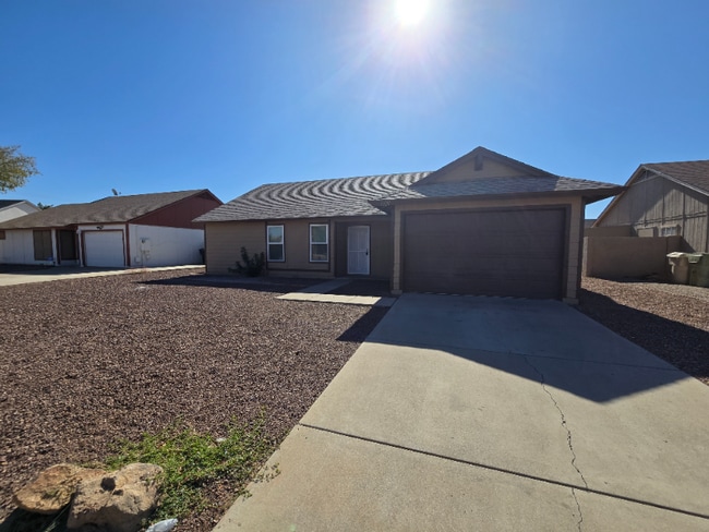 7121 W Sierra Vista Dr in Glendale, AZ - Foto de edificio - Building Photo