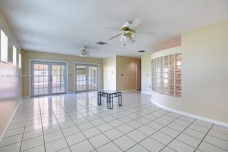 161 SW 129th Ave in Miami, FL - Building Photo - Building Photo