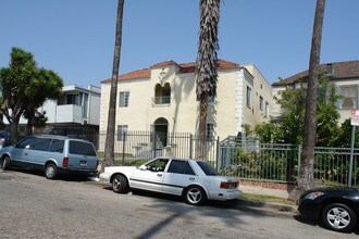 936 S Kenmore Ave in Los Angeles, CA - Building Photo - Building Photo