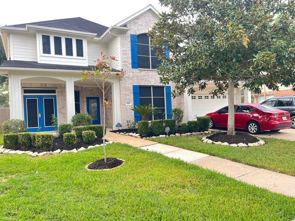 6207 Harrison Ct in Katy, TX - Building Photo