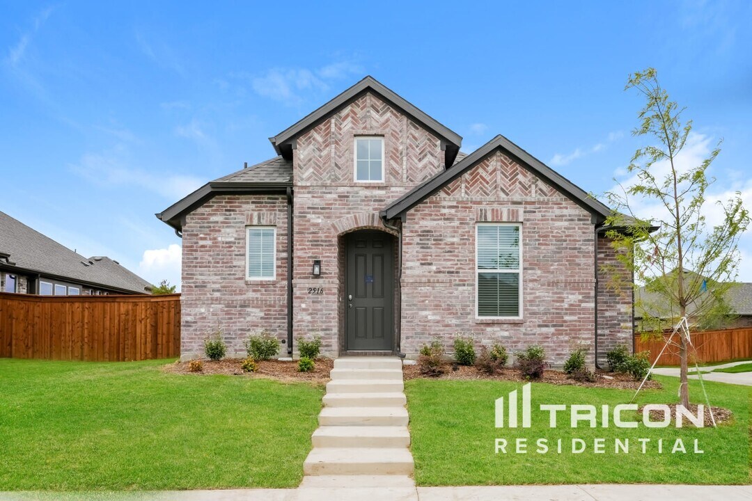 2516 Finch Holw Dr in McKinney, TX - Foto de edificio