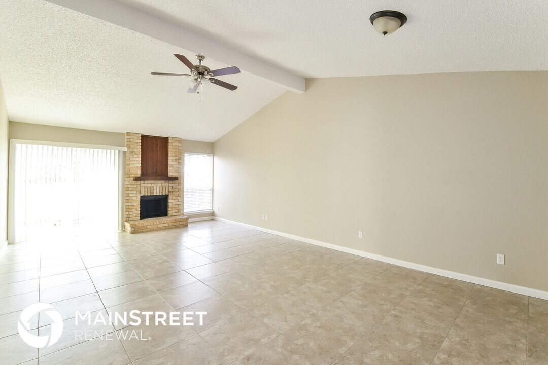 10183 Galesburg in San Antonio, TX - Building Photo