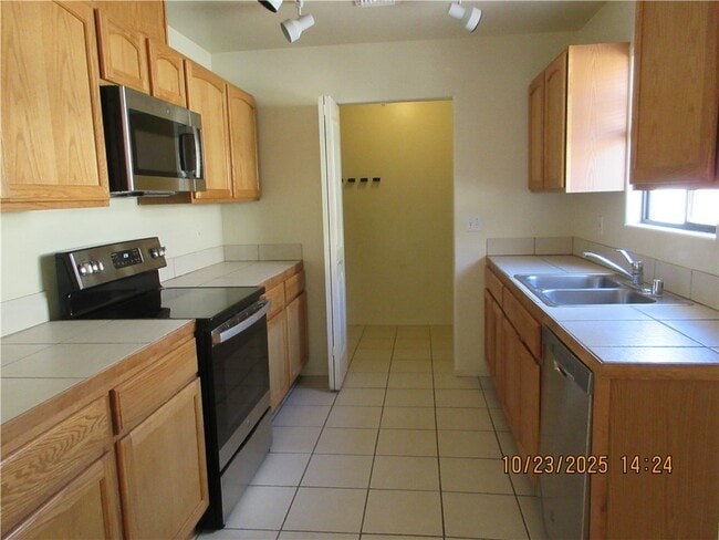 2735 Georgia Ave in Kingman, AZ - Building Photo - Building Photo